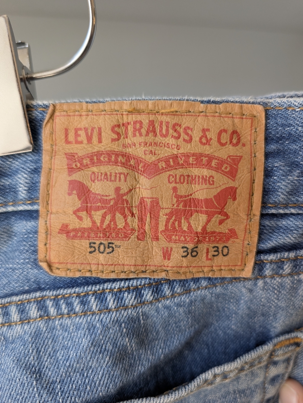 Levis 505 Denim Classic Men’s Light Blue Straight-Leg Jeans Size 36x30